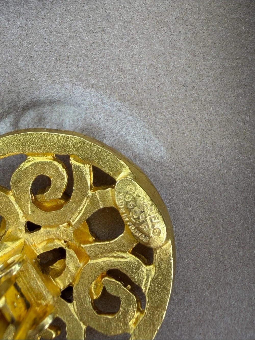 CHANEL Gold Plated CC Logos Vintage Round Clip Earrings